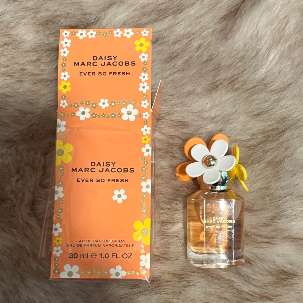 Marc Jacobs Daisy perfume
